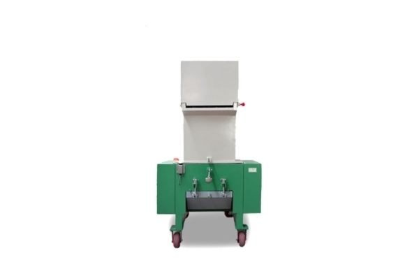 塑料破碎机在使用中一定要给料均匀